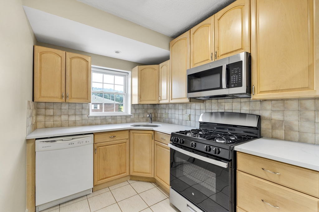 10 Lake Shore Court # 4