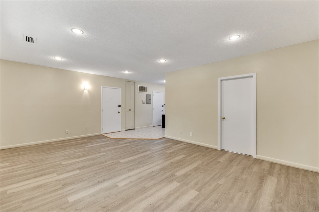 10 Lake Shore Court # 4