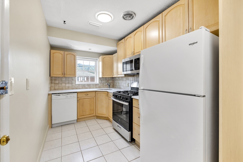 10 Lake Shore Court # 4