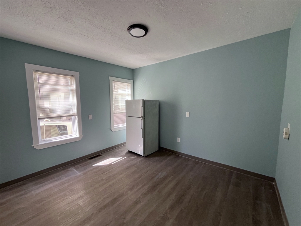 25 Oakland Ave # 1R