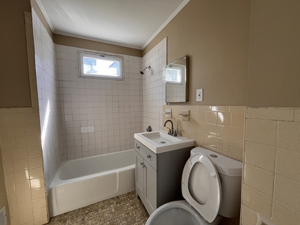 25 Oakland Ave # 1R