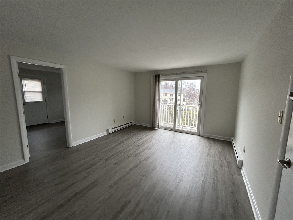 60 Phillips St # 5 Unit: 2-5