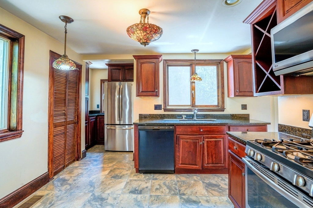 88 Bickford Rd