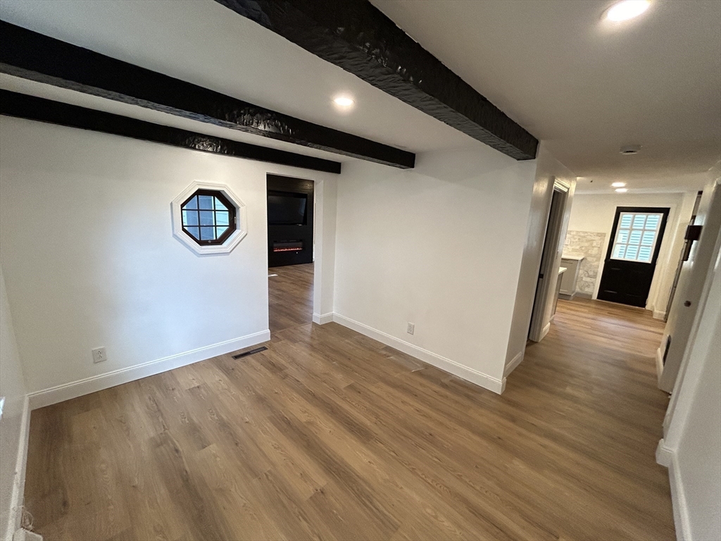 618 Front St