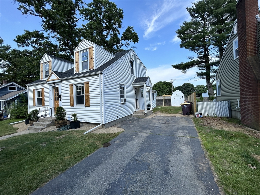 618 Front St