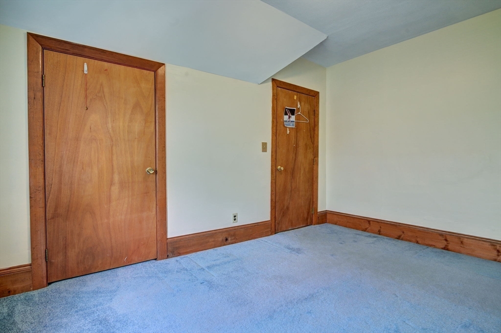 247 Holbrook Rd