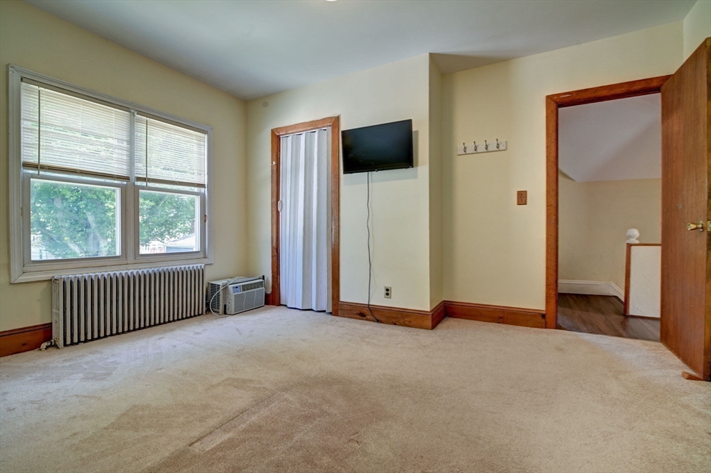 247 Holbrook Rd