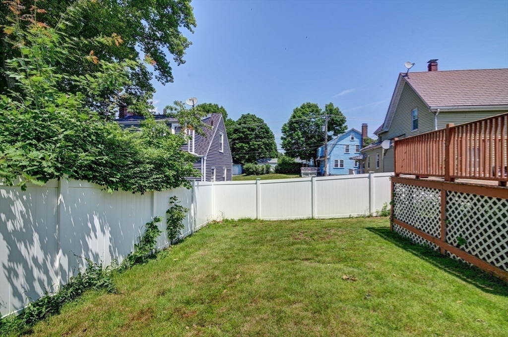 247 Holbrook Rd