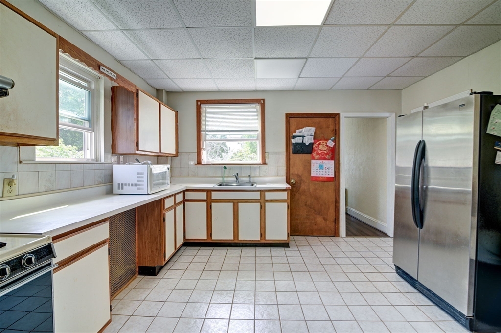 247 Holbrook Rd