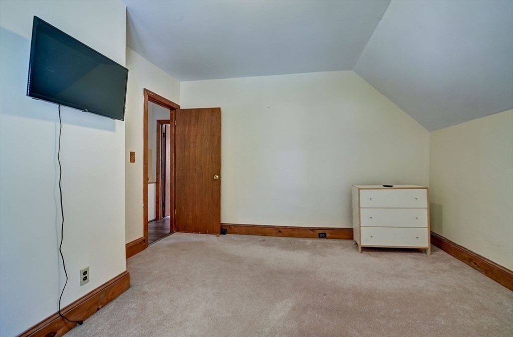 247 Holbrook Rd