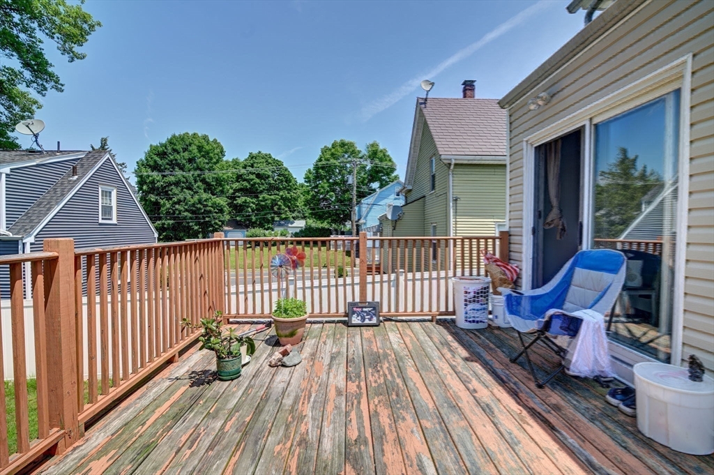 247 Holbrook Rd