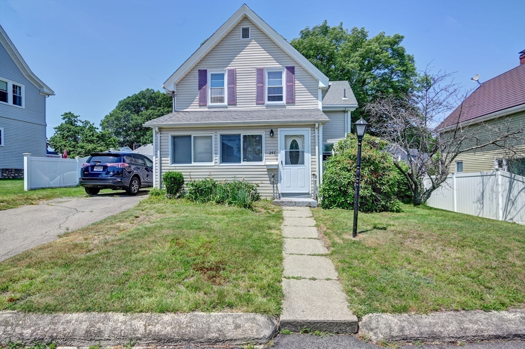 247 Holbrook Rd