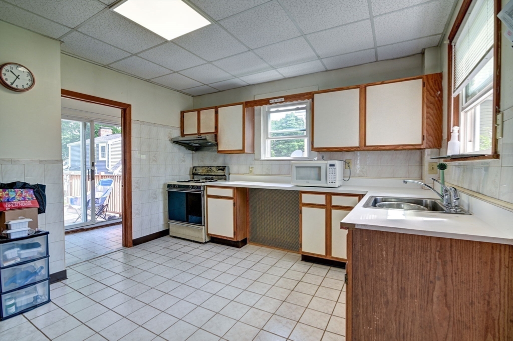 247 Holbrook Rd