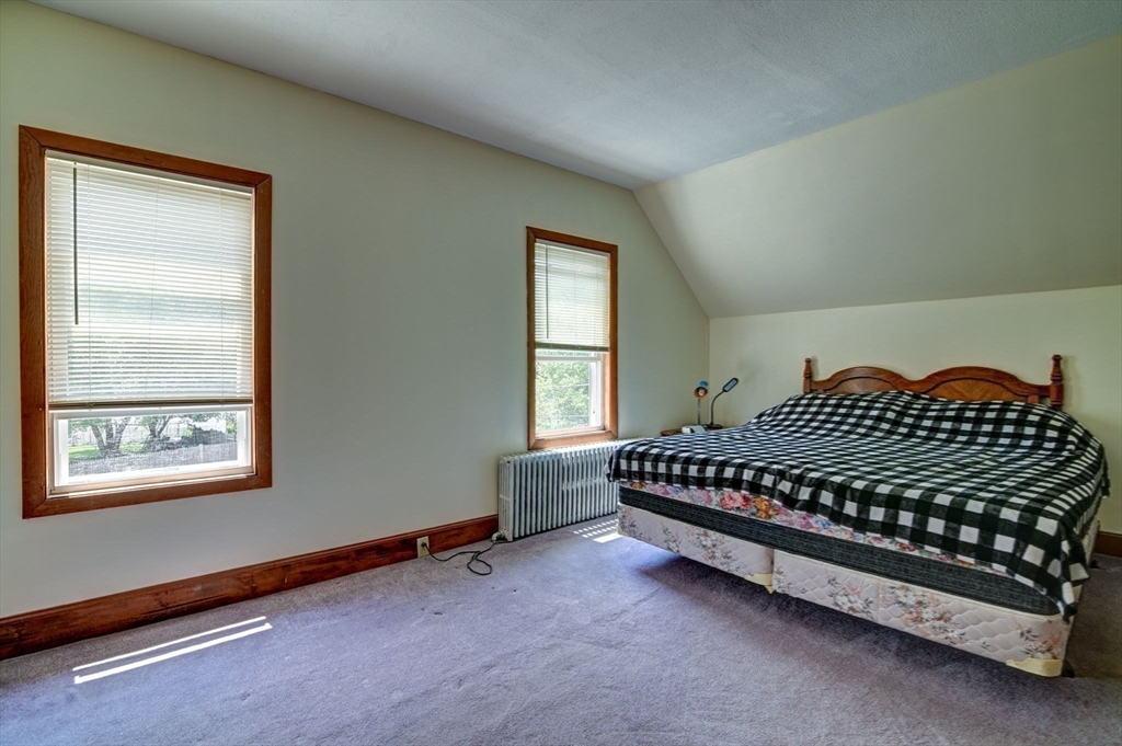 247 Holbrook Rd