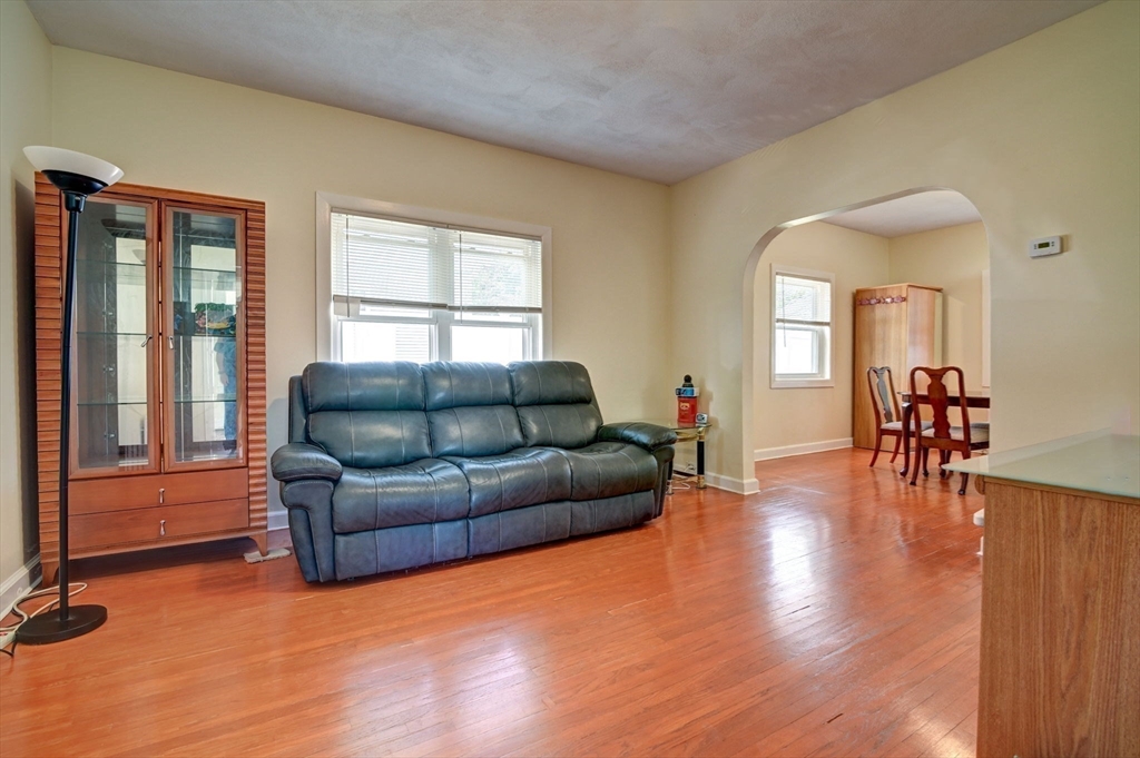 247 Holbrook Rd