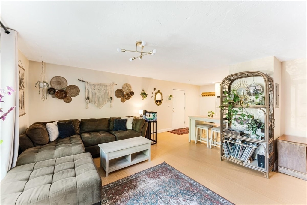 8 Chapel Hill Dr # 6
