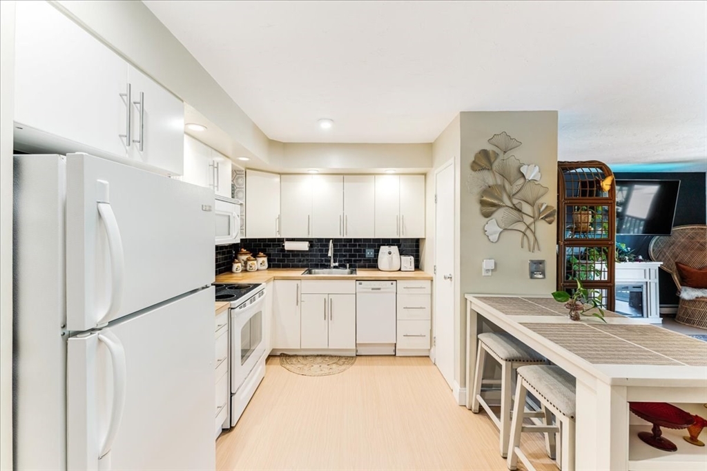 8 Chapel Hill Dr # 6