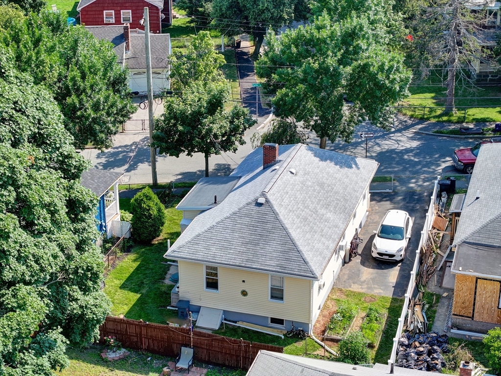 30 Curtis Ave