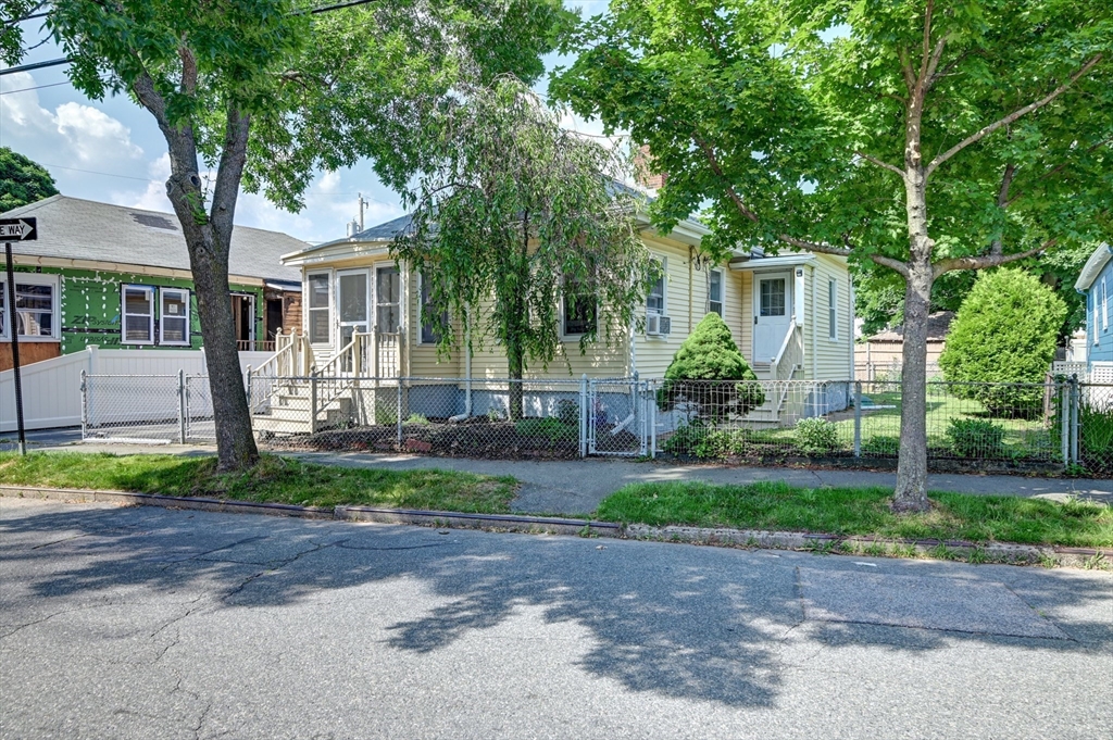 30 Curtis Ave