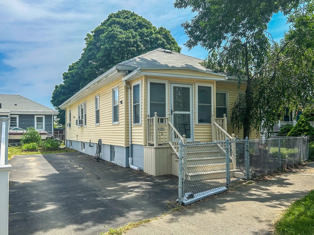 30 Curtis Ave