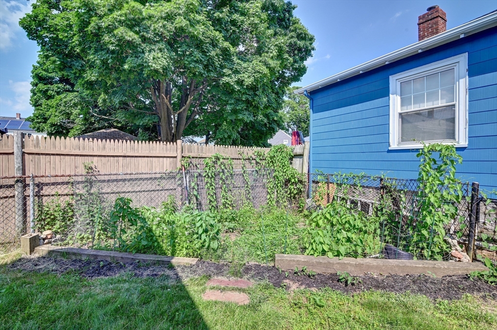 30 Curtis Ave