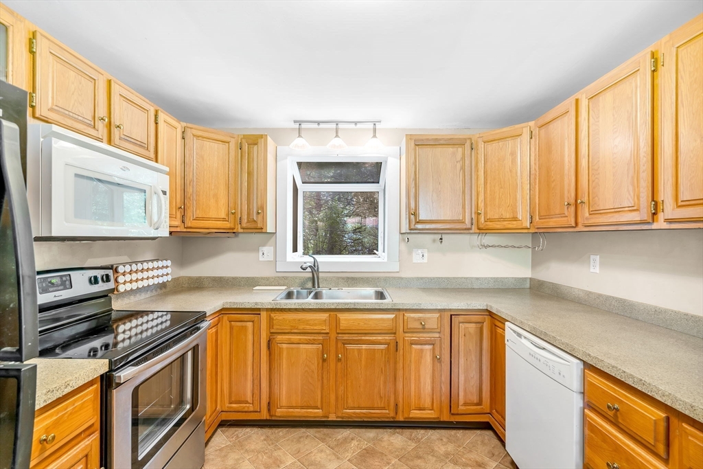 48 Simpson Dr