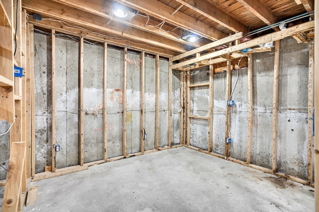 48 Simpson Dr