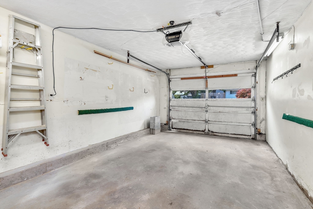 48 Simpson Dr