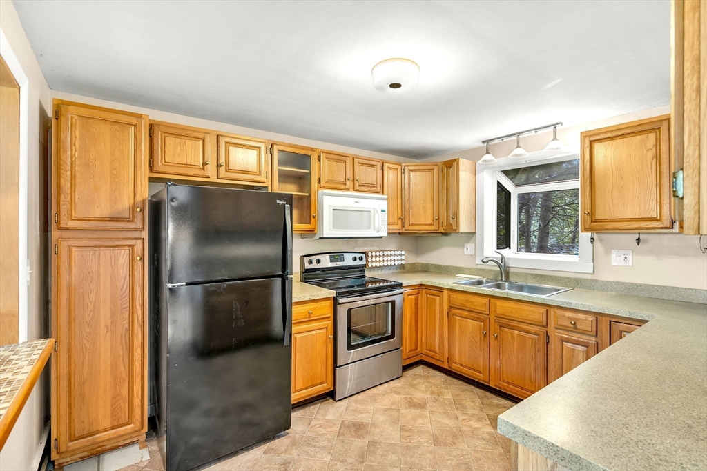 48 Simpson Dr