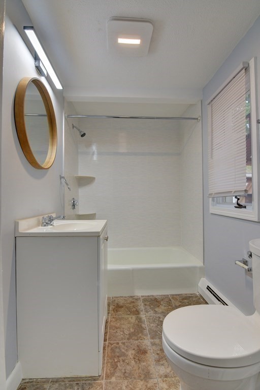 192 Davis Street Unit: 1st floor