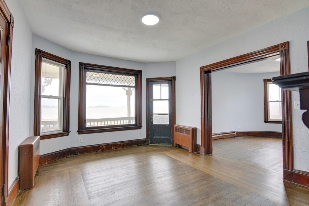 192 Davis Street Unit: 1st floor