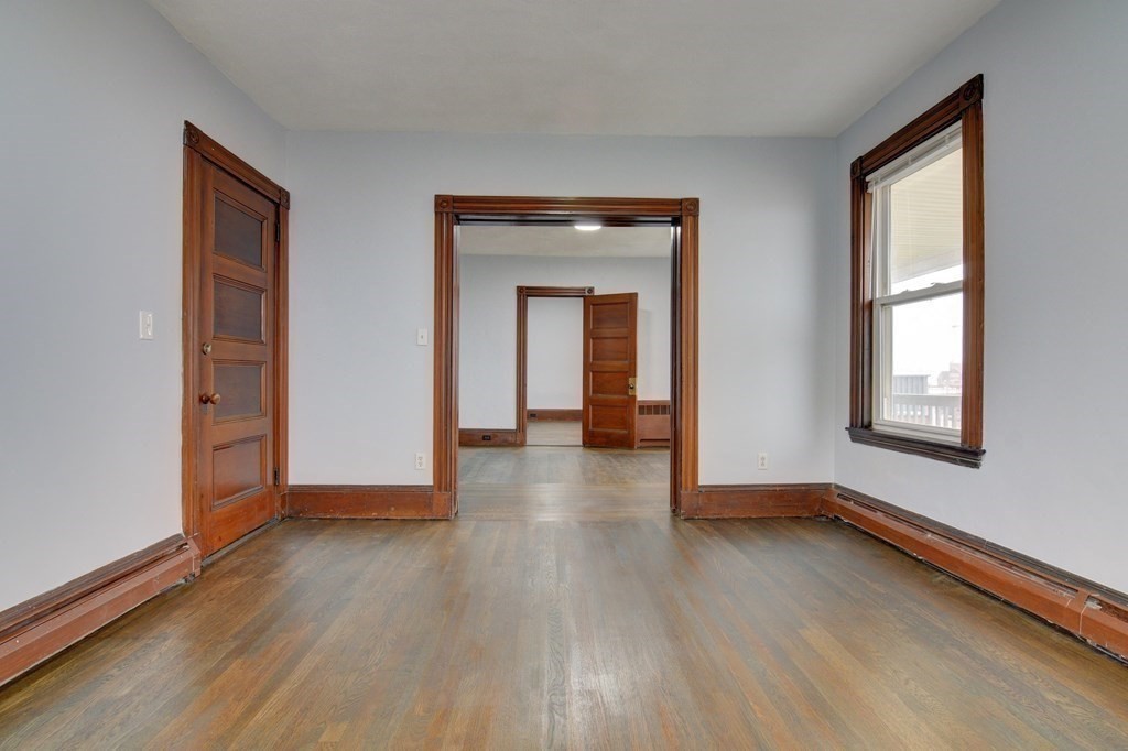 192 Davis Street Unit: 1st floor