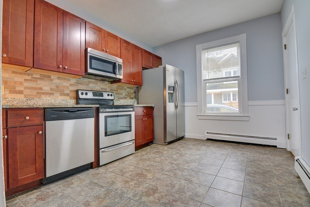 192 Davis Street Unit: 1st floor