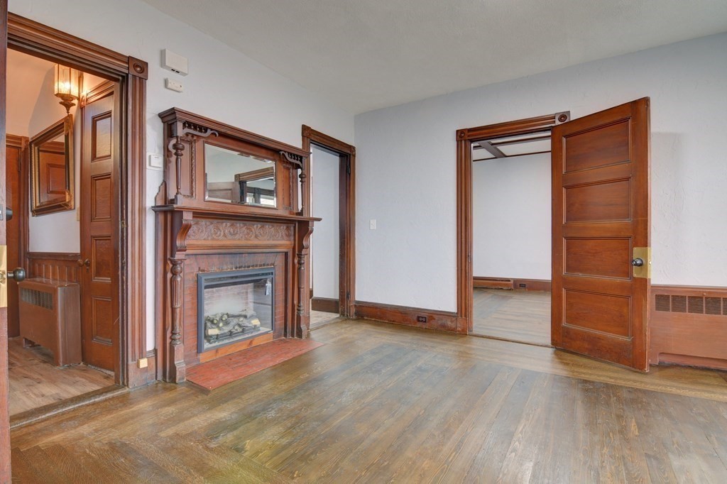 192 Davis Street Unit: 1st floor