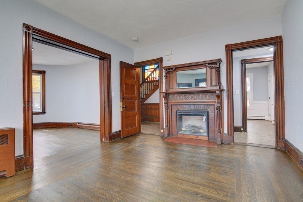 192 Davis Street Unit: 1st floor
