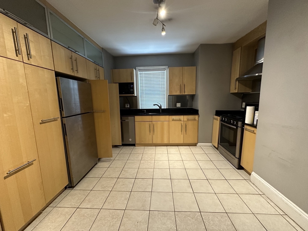 111 Atlantic St # 1