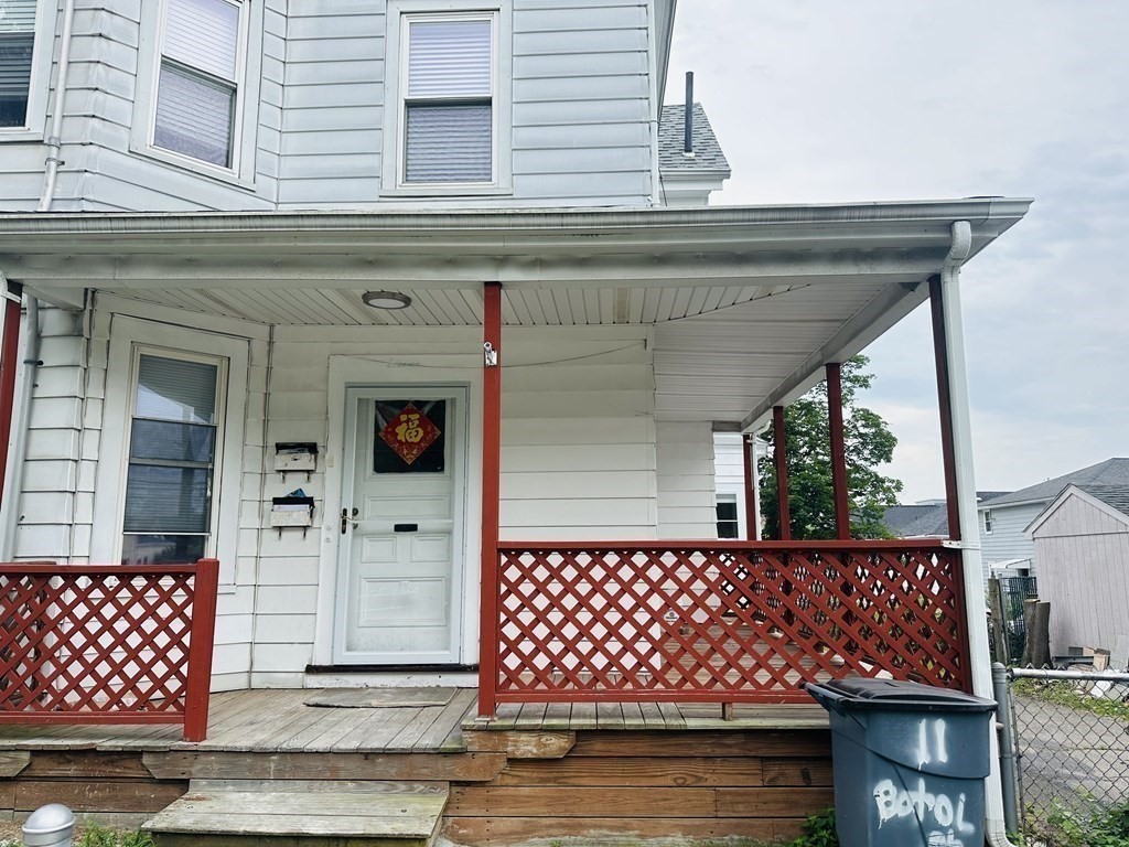 11 Botolph St Unit: 1FL