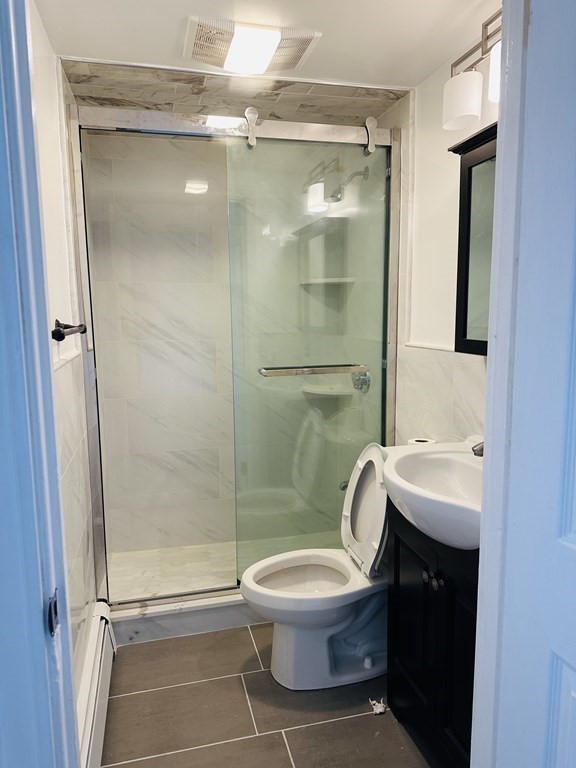 11 Botolph St Unit: 1FL