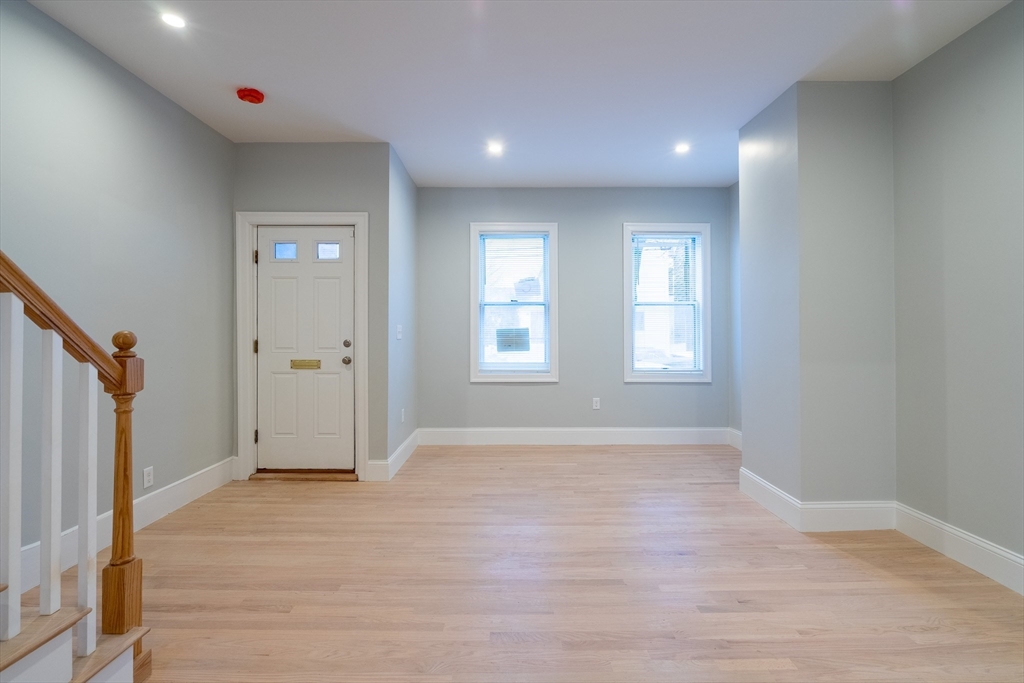 60 6th St