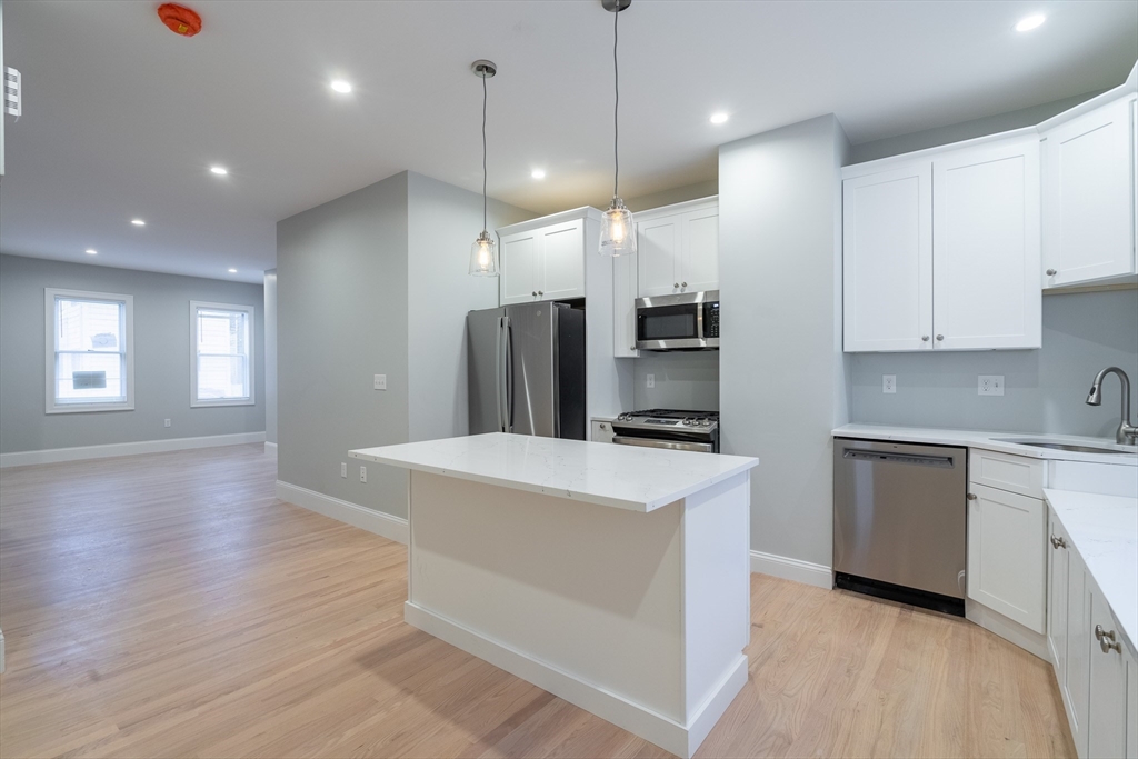 60 6th St