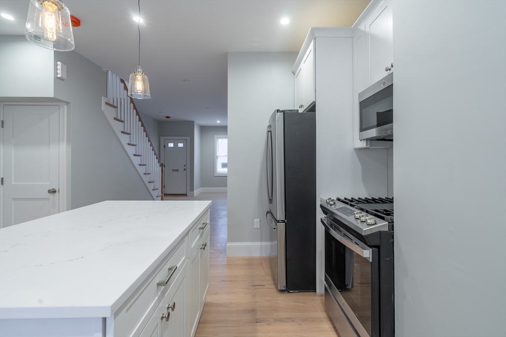 60 6th St