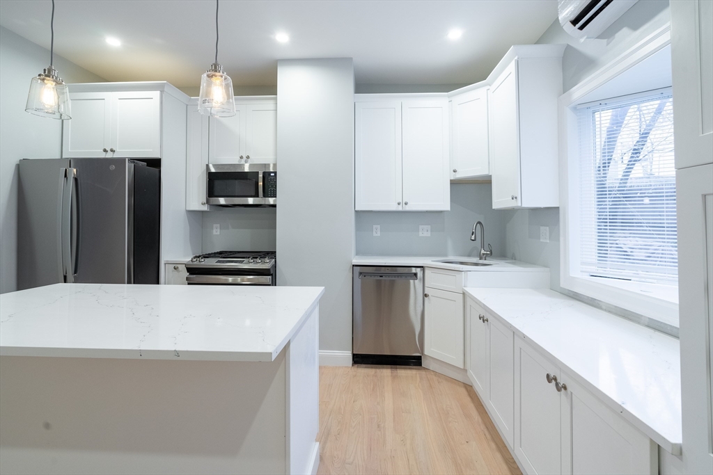 60 6th St