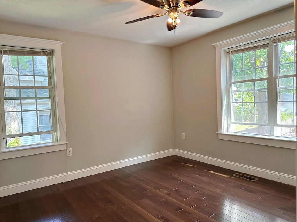 1142 Commercial St # 1