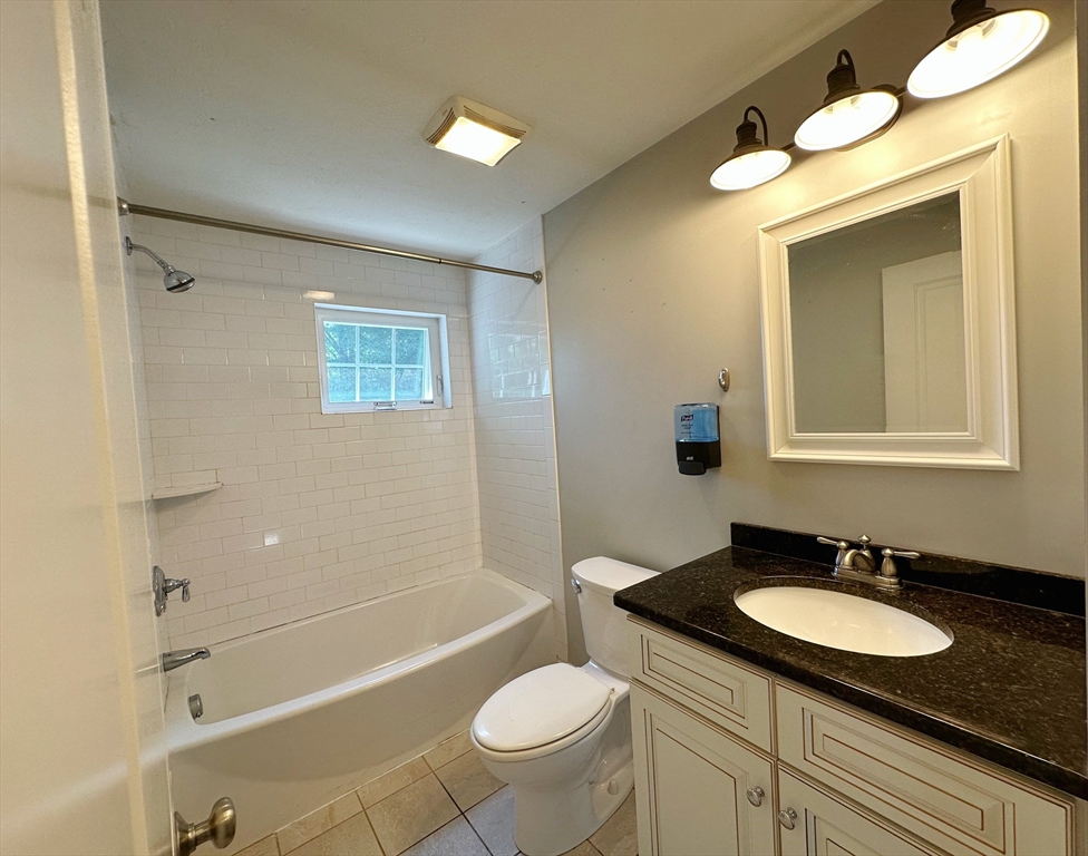1142 Commercial St # 1