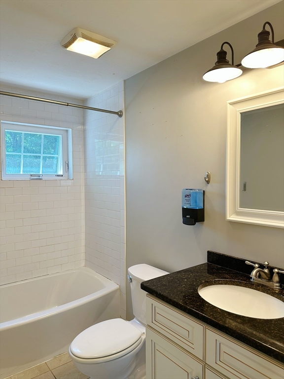 1142 Commercial St # 1