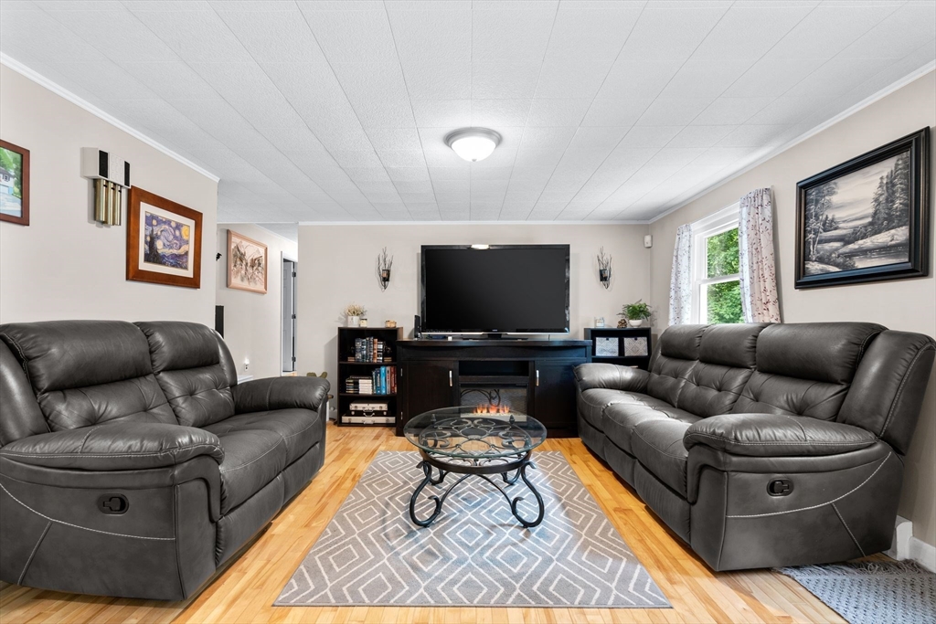 39 Hilltop Rd
