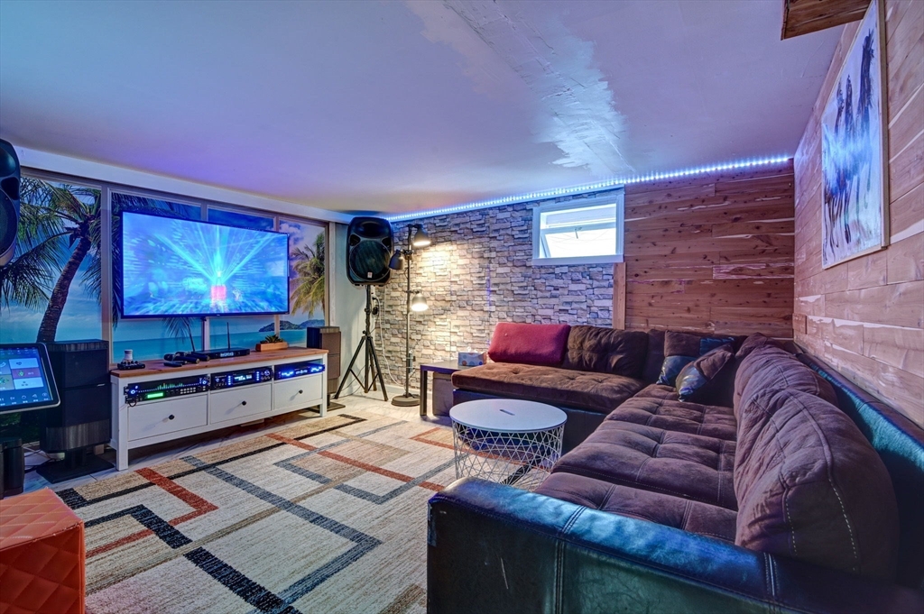5 Warren Ave