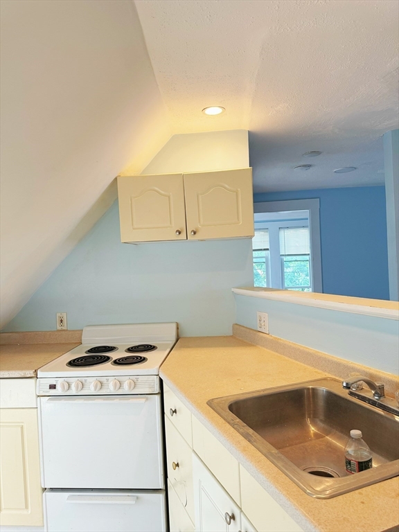 40 Saville Ave # 3