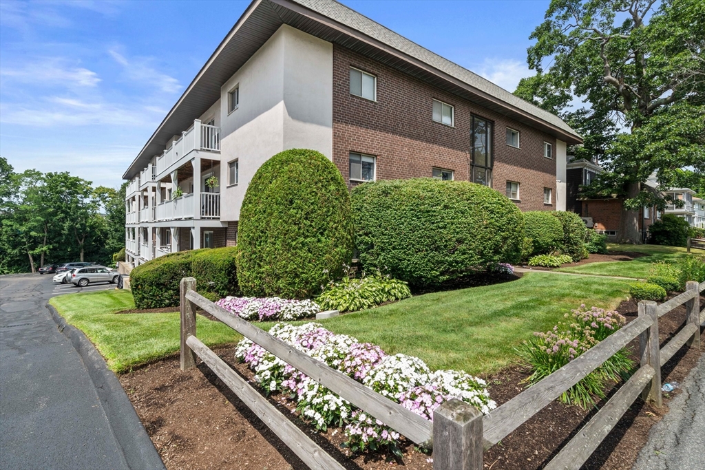 195 Independence Ave # 122