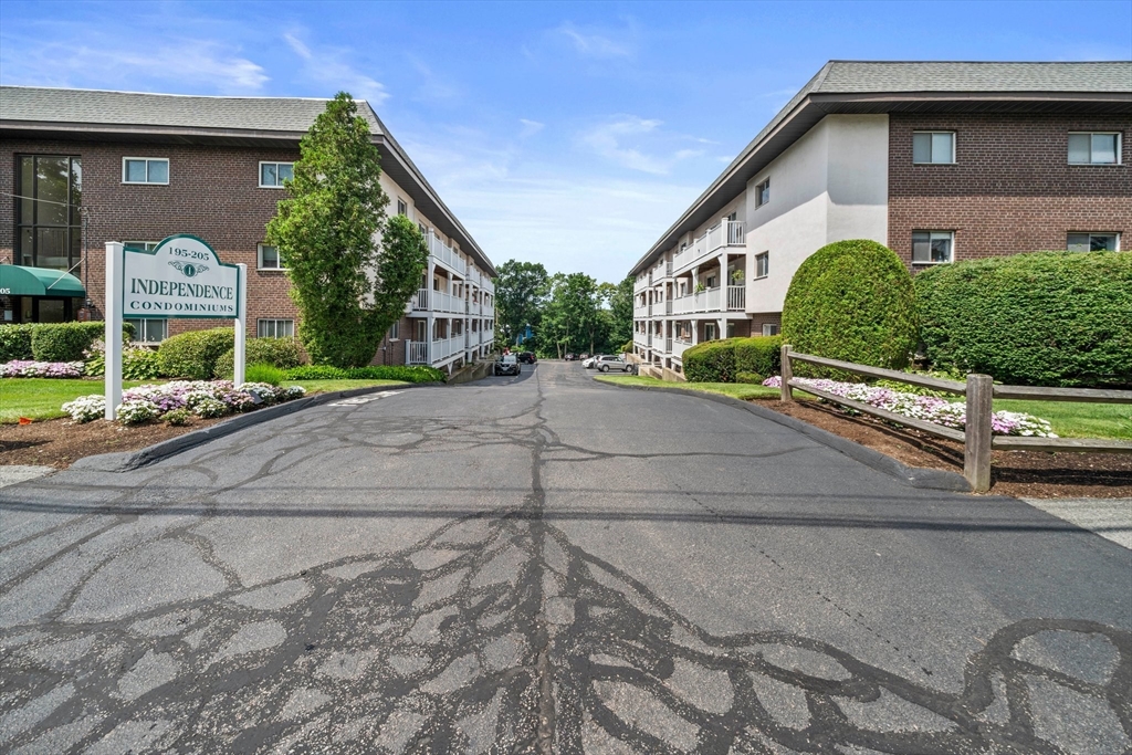 195 Independence Ave # 122